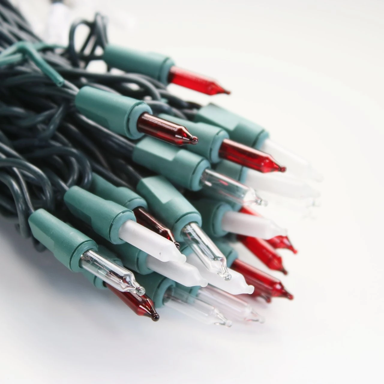 100-bulb Candy Cane (Red Clear Frost) Mini Lights, 4" Spacing, Green Wire 5 100-bulb Candy Cane (Red Clear Frost) Mini Lights, 4" Spacing, Green Wire - Image 5